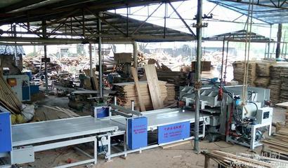 木工拼板熱壓機(jī) 實(shí)現(xiàn)高效生產(chǎn)的關(guān)鍵設(shè)備與優(yōu)選廠家